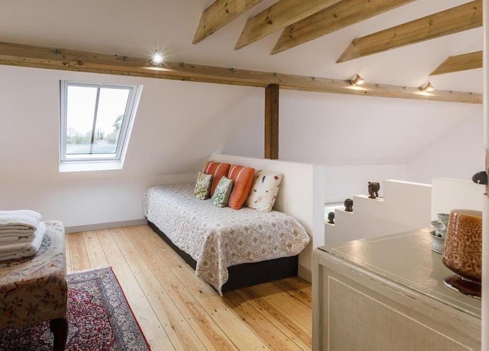 Stylish Cottage In The Pewsey Vale Marlborough Exterior foto